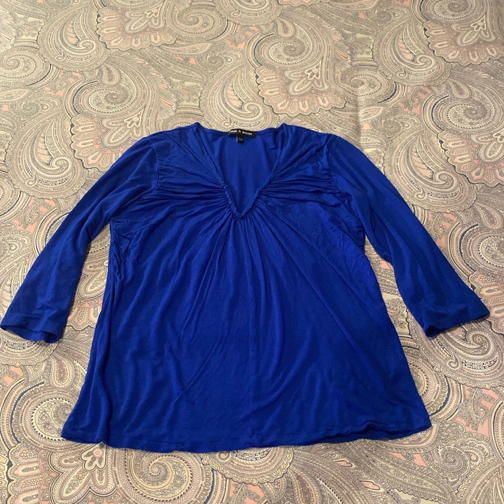 Royal blue v-neck 3/4 sleeve top, size Large